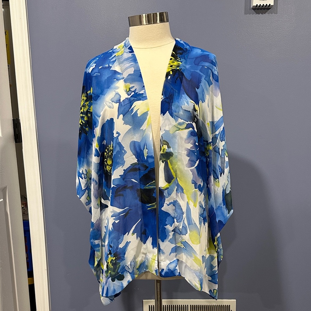 Draper’s & Damon’s Floral Blue Open Front Tunic/Cover Up - Blue S/M